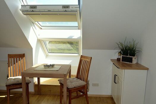 Essbereich mit Blick auf das Watt