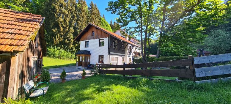 Ferienhaus Sacherl Wald Kobel, großer Garten zur Alleinnutzung inkl. Kleintiergitterzaun bis zum Boden