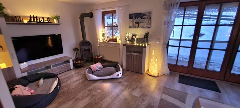 Wohnzimmer im EG zur Winter- und Weinachtszeit 