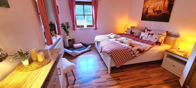 Schlafzimmer mit Winterbettwäsche 