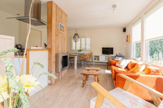 Das sehr geschmackvoll eingerichtete Wohnzimmer