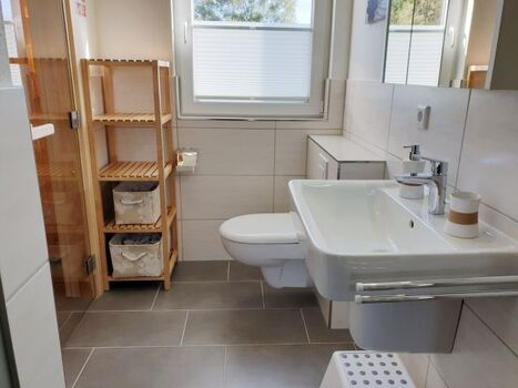 ebenerdiges Duschbad I