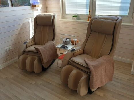 Relaxzimmer mit 2 Massagesessel