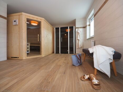 Sauna und Infrarotkabine im Souterrain