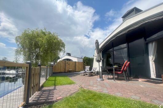 Abschalten am Wasser und  geniessen von eine Bootsfahrt oder ...