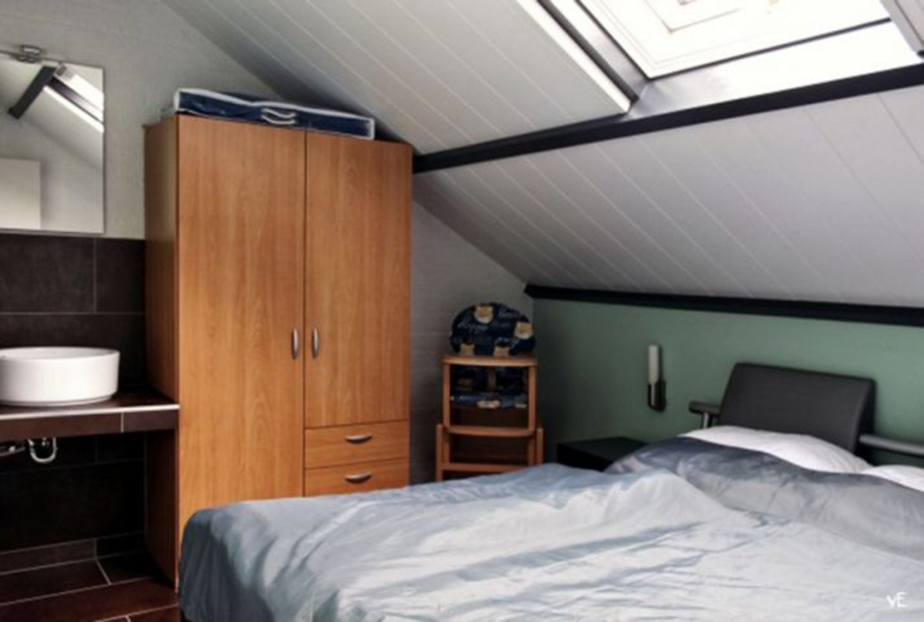 Schlafzimmer 1