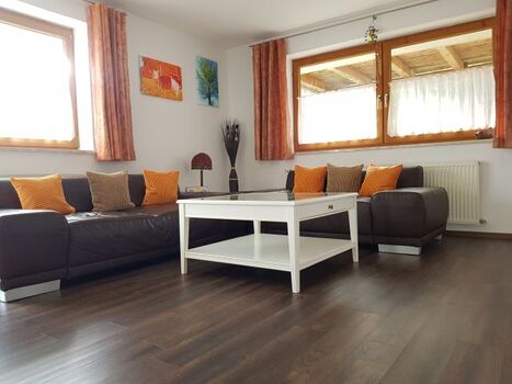 Wohnzimmer mit Couch