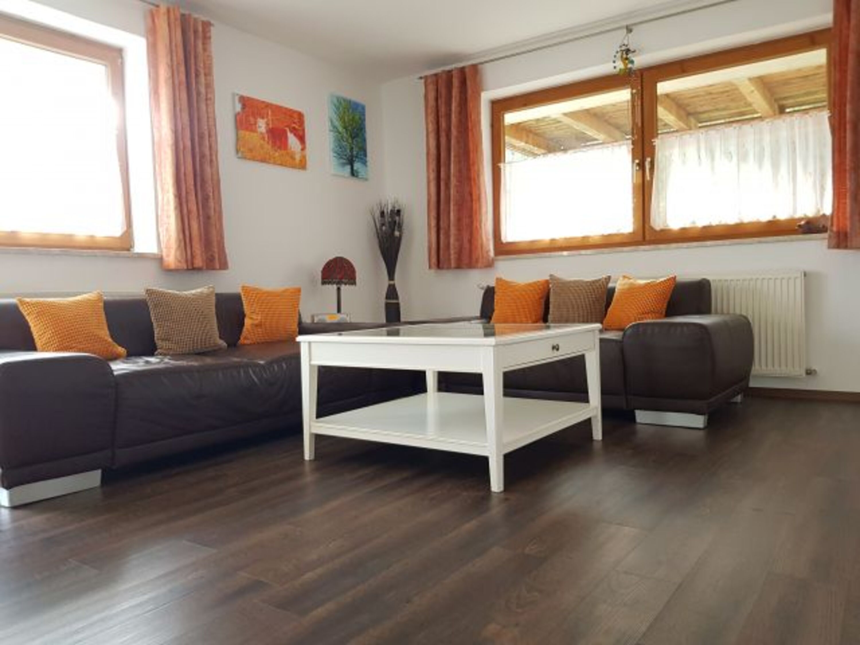 Wohnzimmer mit Couch