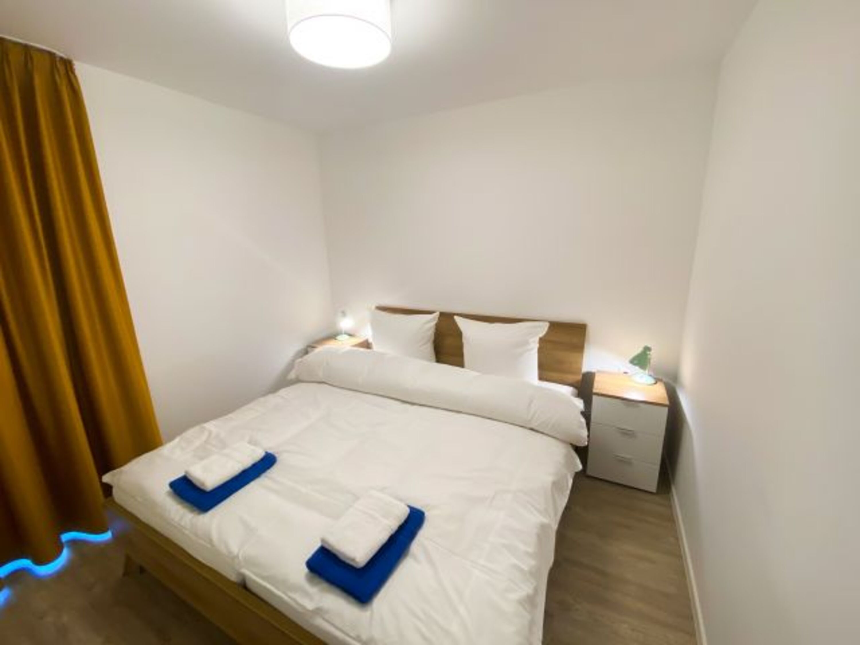 Schlafzimmer 1