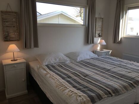 Schlafzimmer 1 mit Doppelbett