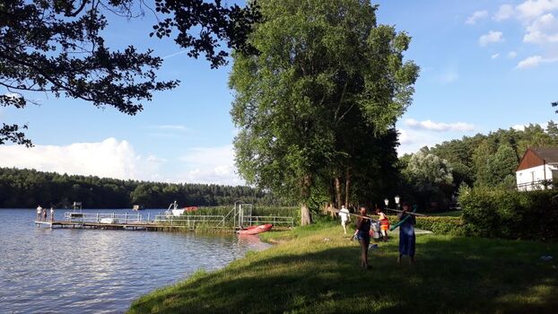 Die öffentliche Badestelle am Ellbogensee