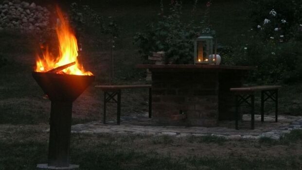 Auch eine Feuerschale ist vorhanden. Bitte die Waldbrandstufe beachten !!!