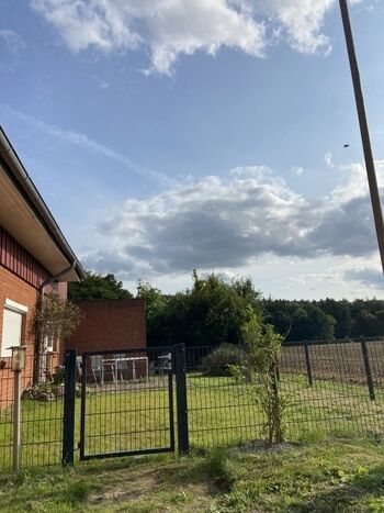 2. Terrasse. Eingezäunt in einer Höhe von ca. 1,20m