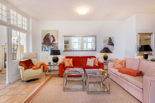 Offener Wohnbereich mit Kaminofen