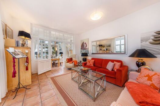 Offener Wohnbereich mit Kaminofen