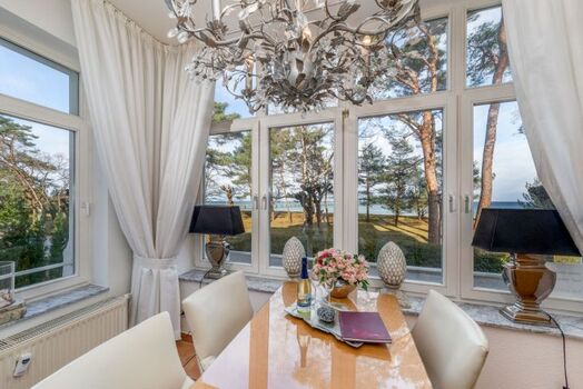 Herrlichster Blick auf die Ostsee und die Kreidefelsen