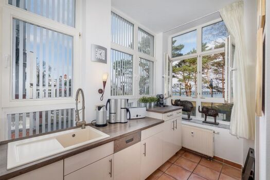 Offene Küche mit Meerblick