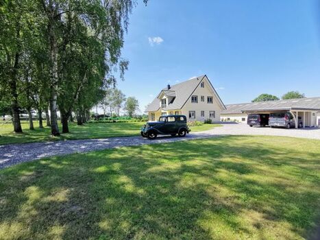 Unser Heidehof, rechts daneben entsteht gerade der Neubau