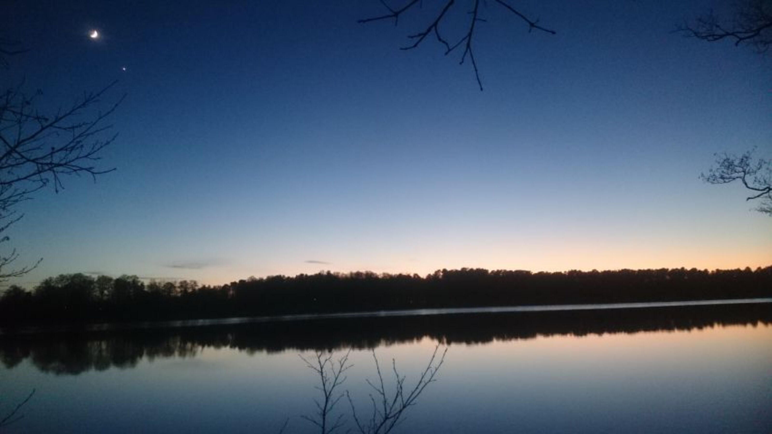 See unter dem Nachthimmel