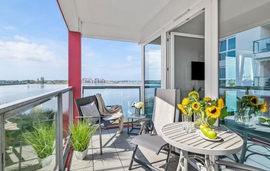 Südbalkon mit Wasserblick!