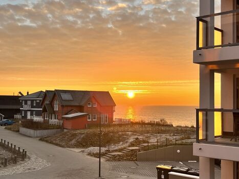 Sonnenaufgang aus dem 2. Schlafzimmer und vom Balkon!