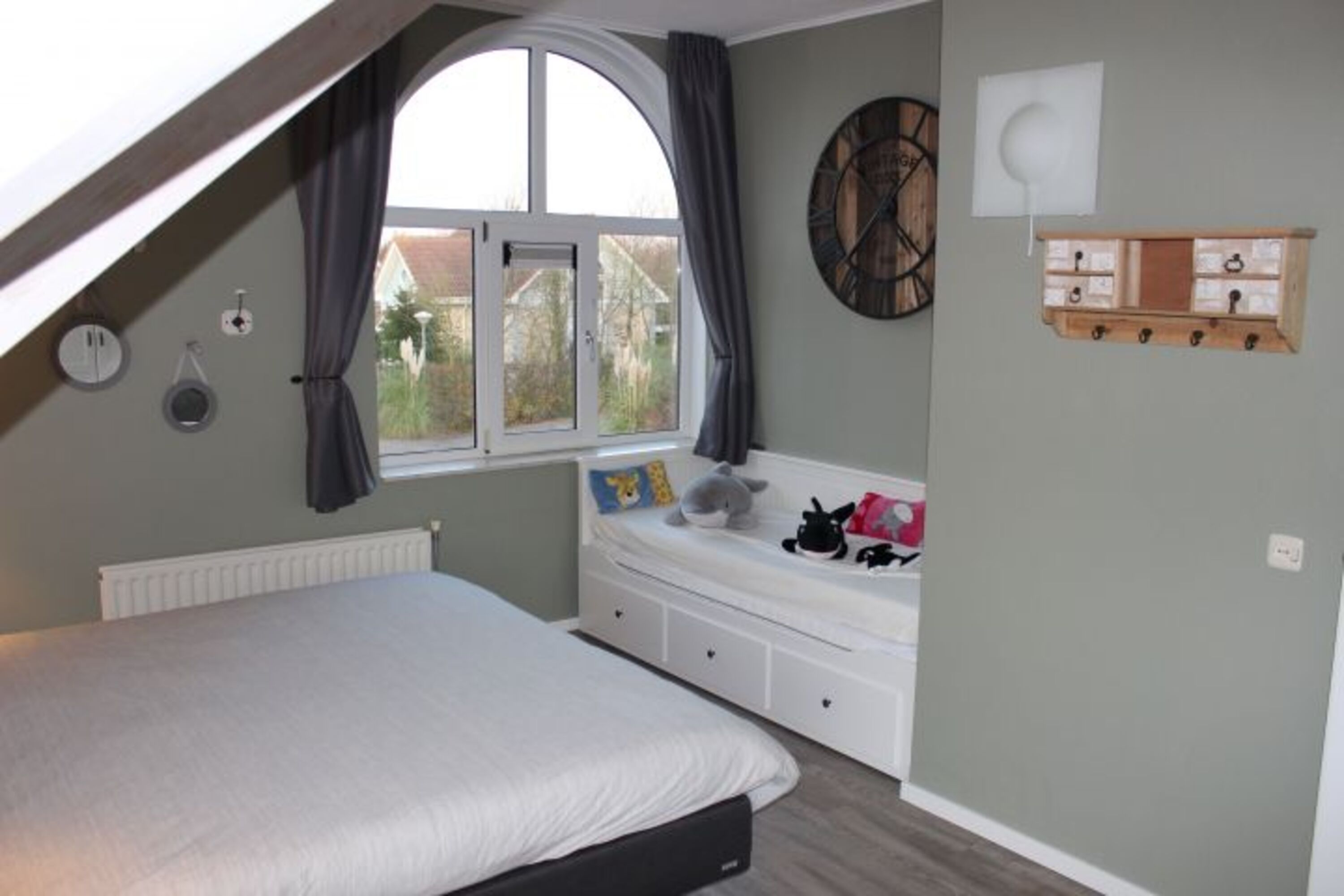 Schlafzimmer 4