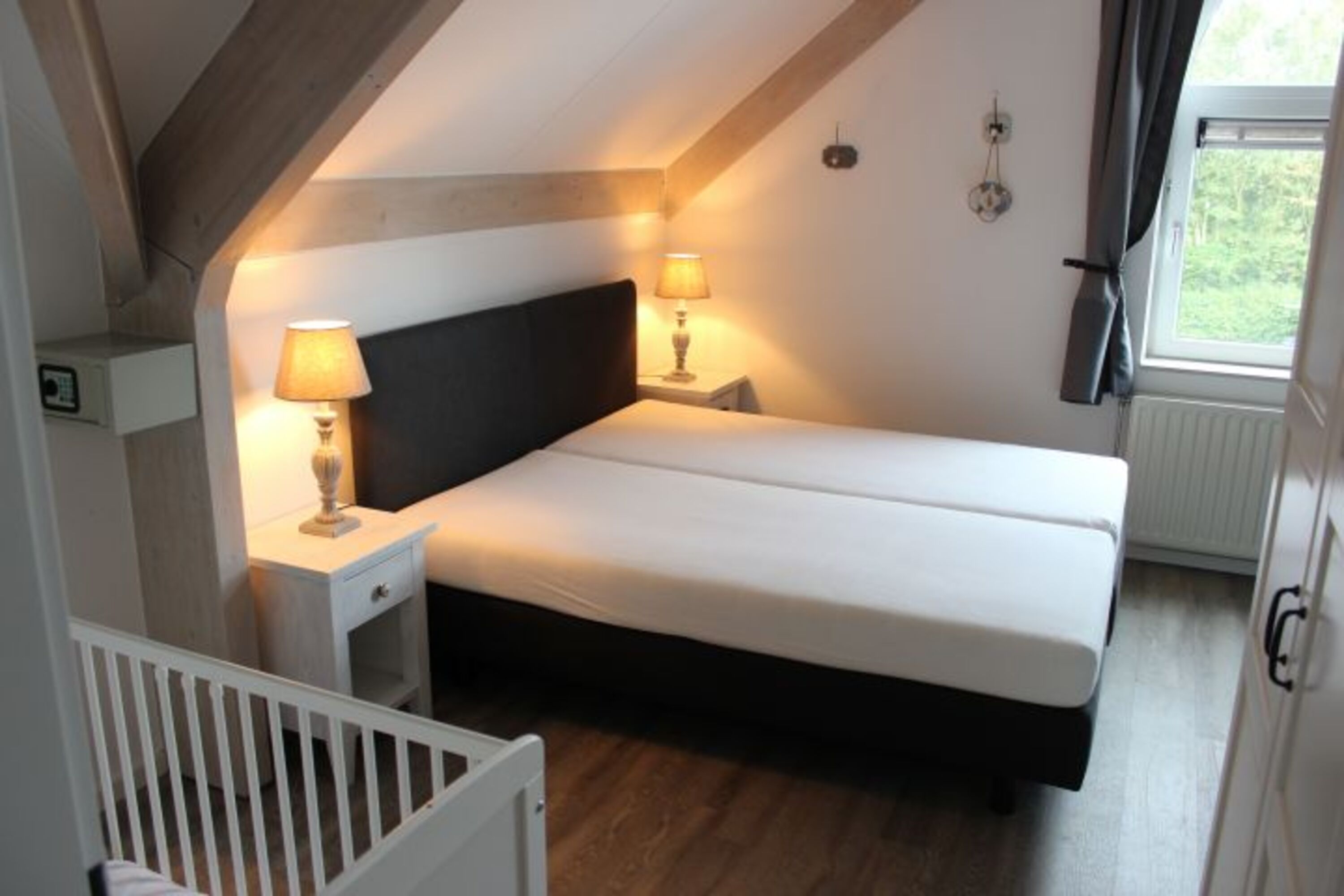 Schlafzimmer 2