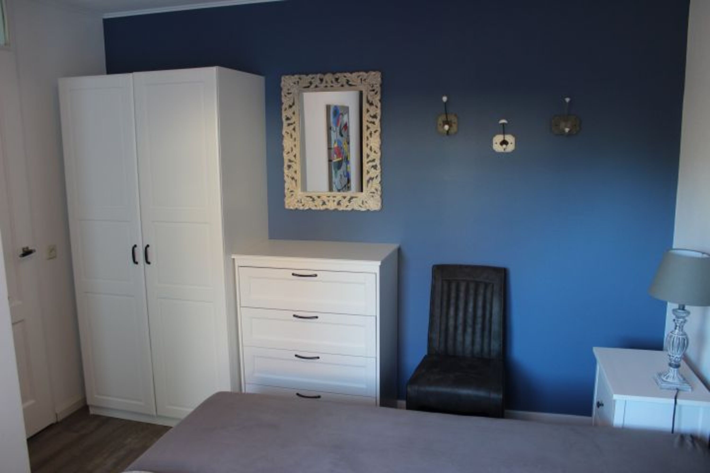 Schlafzimmer 1