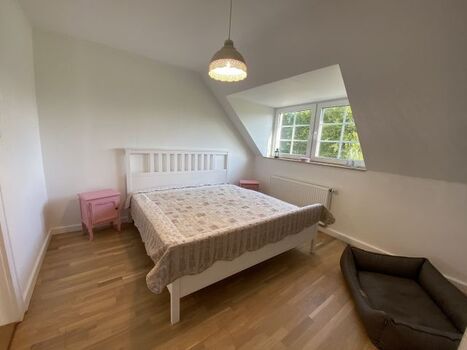 2tes Schlafzimmer mit DB im OG