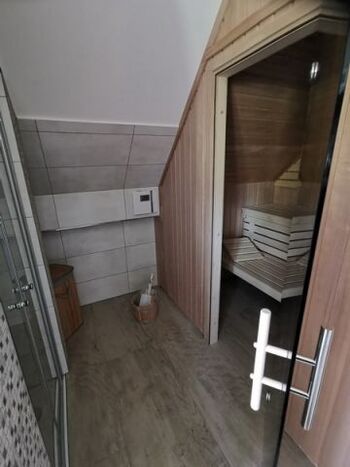 Dusche und Sauna