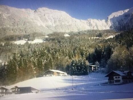Blick auf die Berge von Frühstücksterrasse