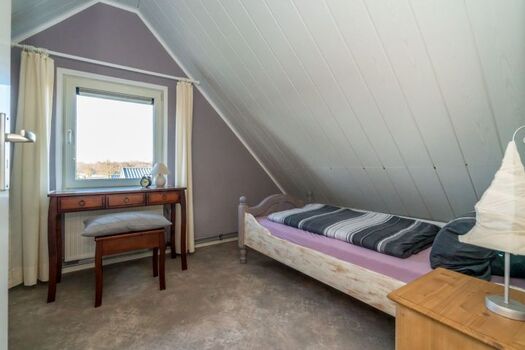 Schlafzimmer 2 mit 2 Einzelbetten