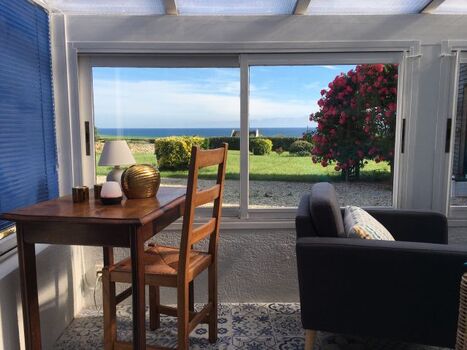 Wintergarten und Blick aus dem Wintergarten