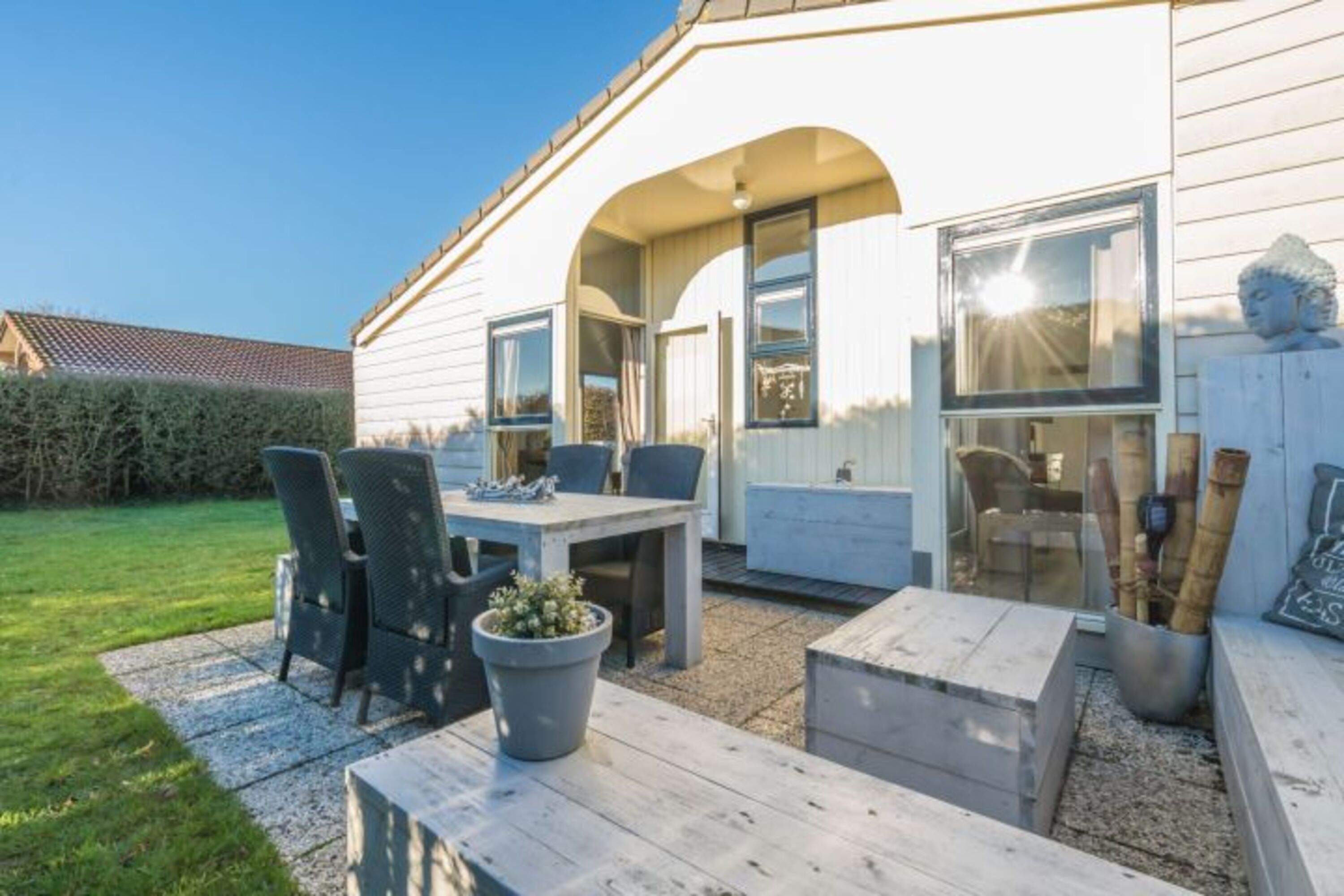 Die sonnige Terrasse (Winterfoto)