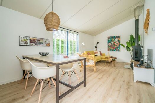 Das sehr geschmackvoll, neu eingerichtete Wohnzimmer