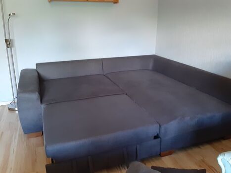 Doppelbettcouch  2x2  m  im Wohnzimmer