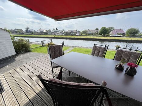 Aqua State Ferienhaus am Wasser kompl. eingezaeunt