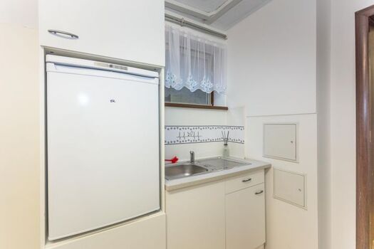 Futtervorbereitungsküche inkl. separatem Froster