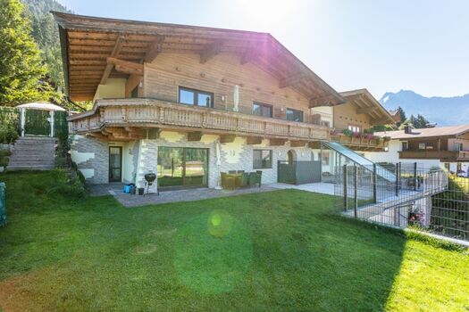 Garten der Wohnung Fellhorn (1,5m hoch eingezäunt)