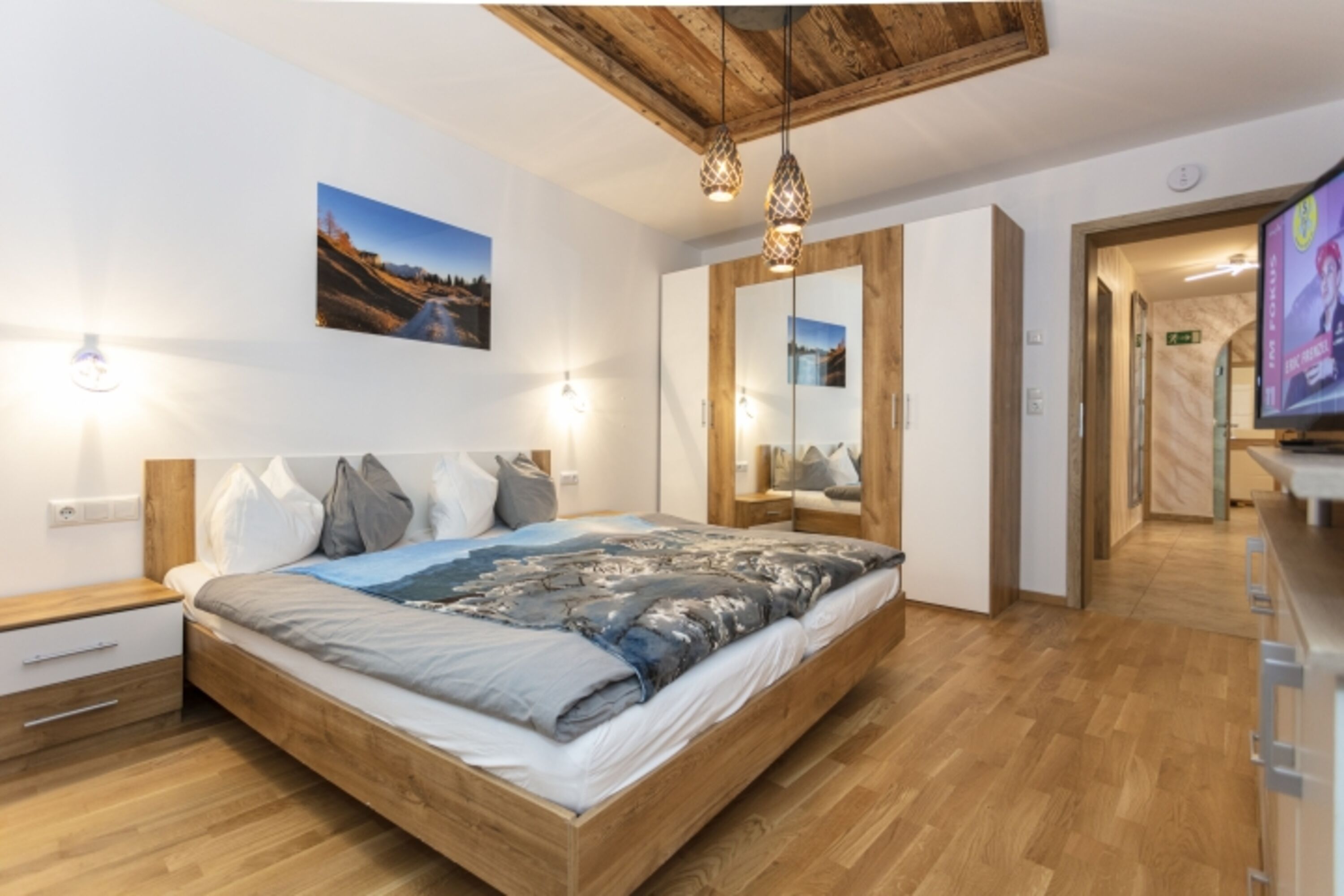 Schlafzimmer 1