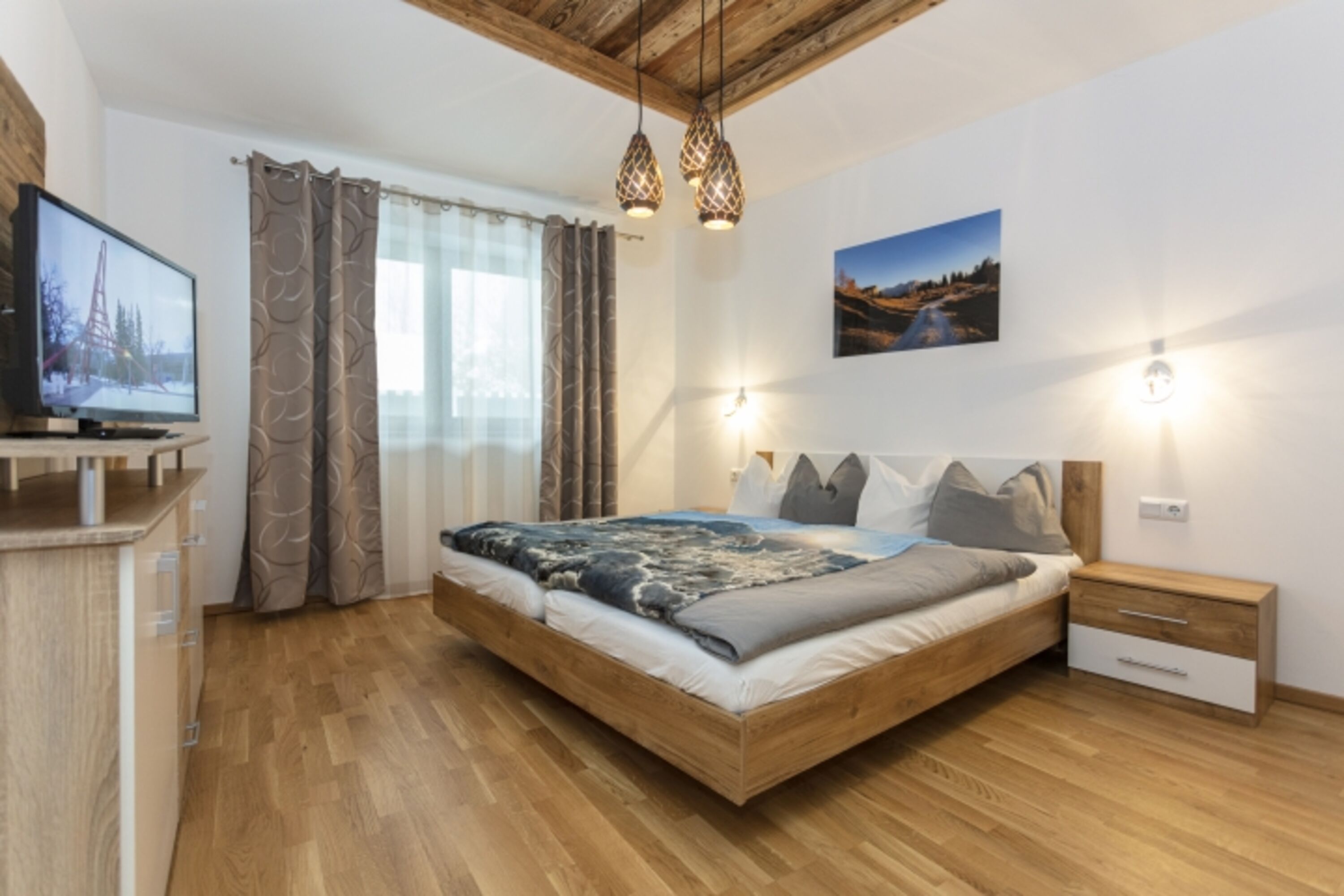 Schlafzimmer 1