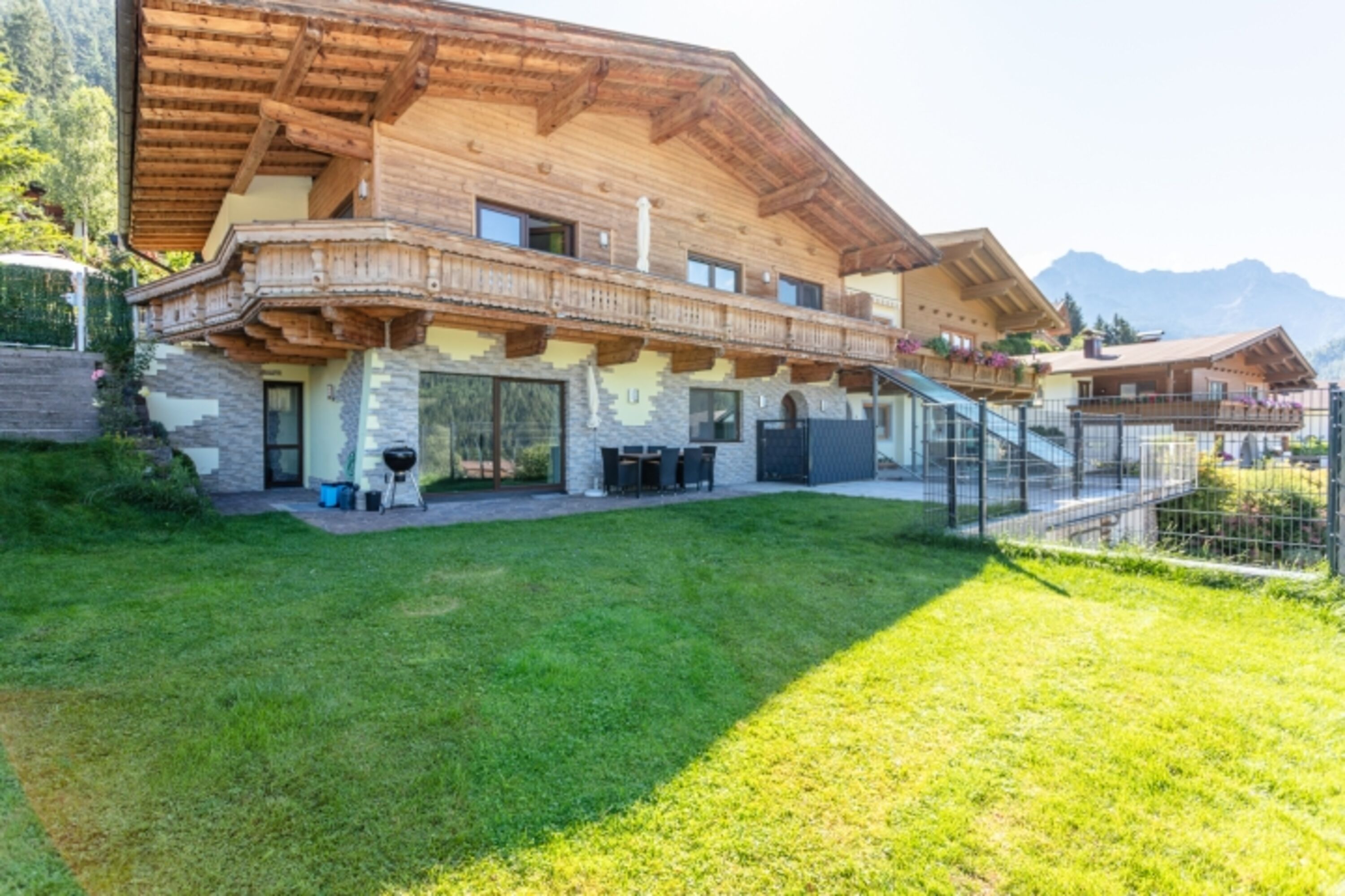 Garten der Wohnung Fellhorn (1,5m hoch eingezäunt)