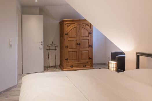 Linas Huis -  Schlafzimmer mit großem Doppelbett  ( 180x200 )