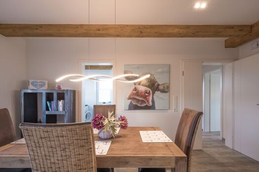 Linas Huis - Großer Esstisch für die ganze Familie