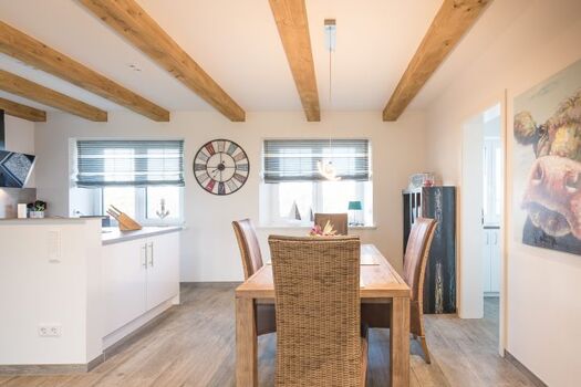 Linas Huis -  Großer Esstisch für die ganze Familie