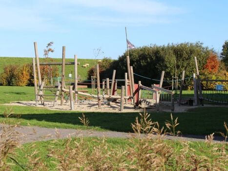 Spielplatz neben dem Seepark 