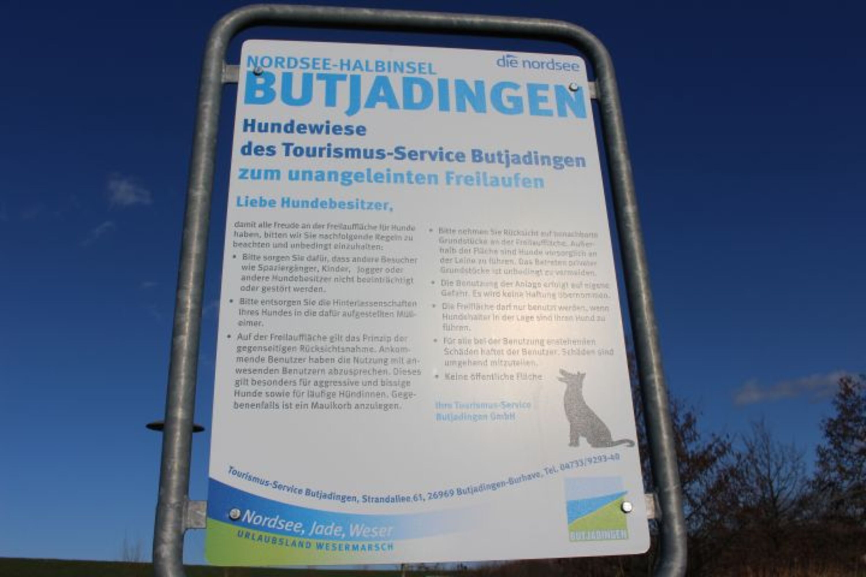 Hundewiese mit Hundespielplatz