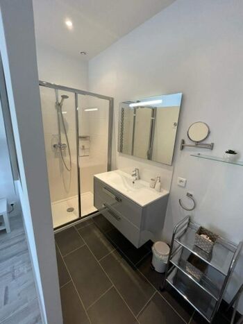 Bad en Suite des oberen Schlafzimmers