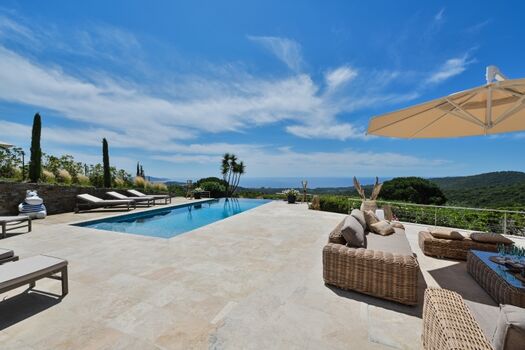 Terrassenbereich mit traumhaftem Meerblick