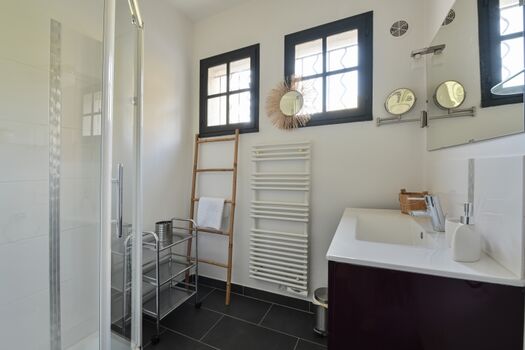 Badezimmer unten mit Dusche